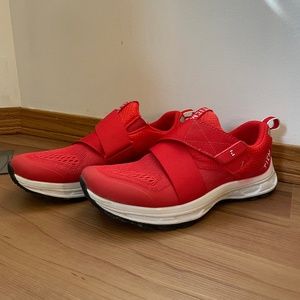 TIEM spin shoes with clips. Size 6.5